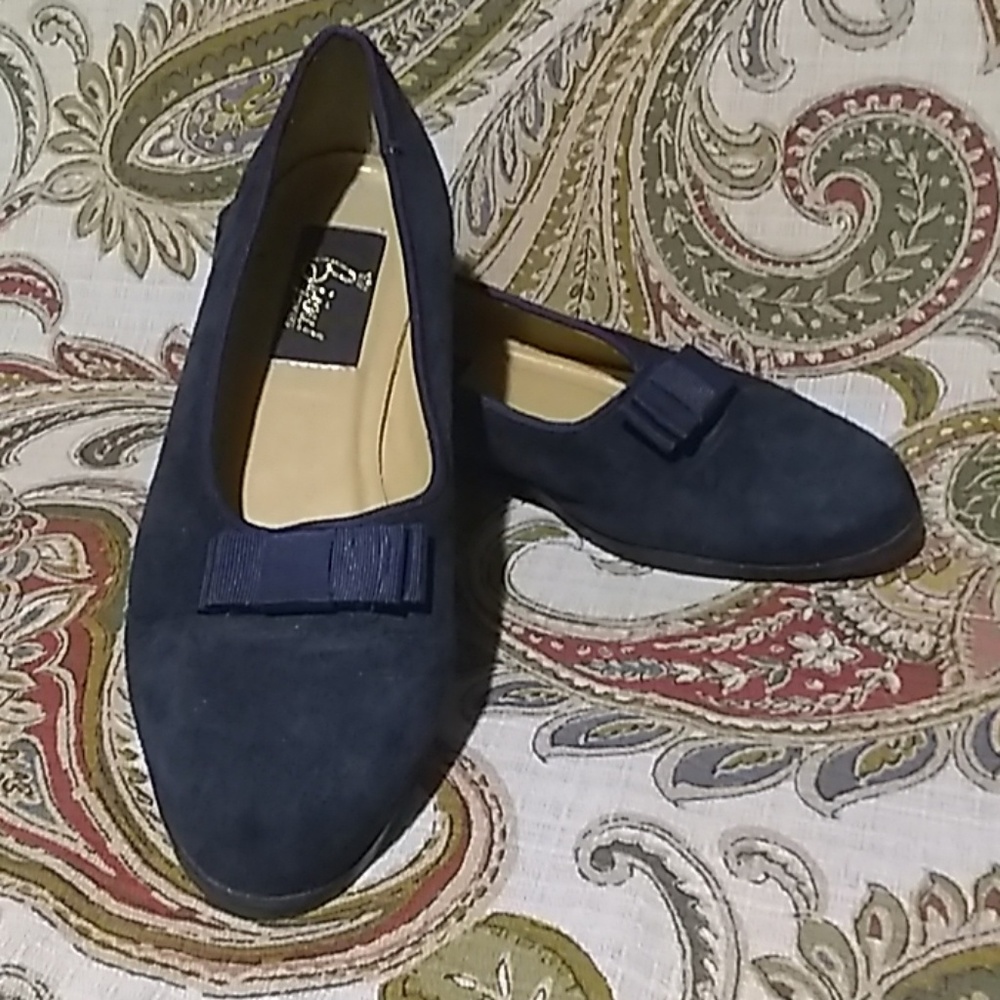 Bijou! Suede flats